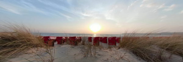 Ostsee-Strand mit Strandkörben
