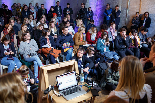 Foto zeigt Teilnehmer eines Talks auf der re:publica 2019